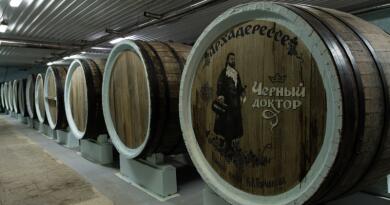Остановка на маршруте — Винзавод Л. С. Голицына в Архадерессе ТМ"Солнечная Долина"
