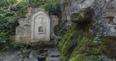 Экскурсии в Сурб Хач (Армянскую апостольскую церковь) из Орджонекидзе 2024